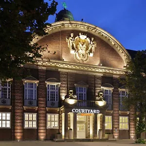 4* Otel Courtyard By Marriott